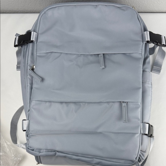 Bagsmart Other - NWOT Sleek Silver Men's Women’s Backpack w charging port